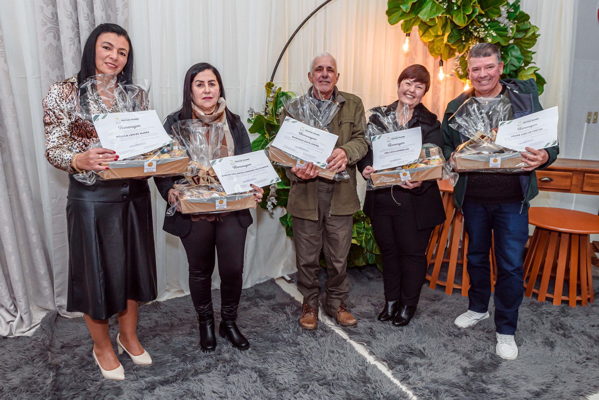 Câmara de Vereadores homenageia servidores aposentados